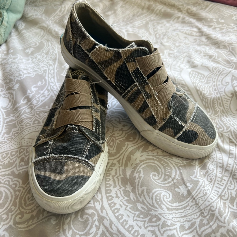 Blowfish Camo sneakers